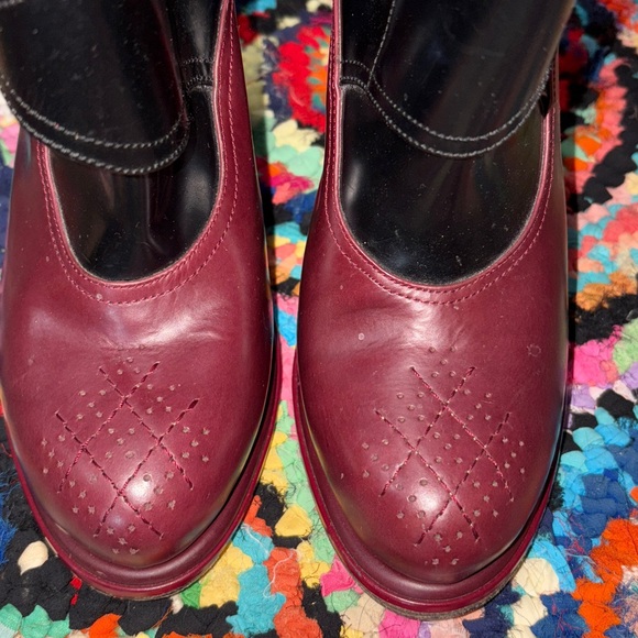 Boots - Picture 3 of 5